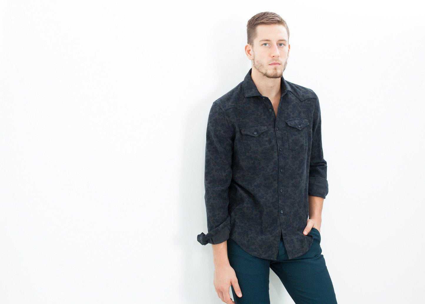 Western Arkansas Button-Up in Dark Hash Floral - Thang5501