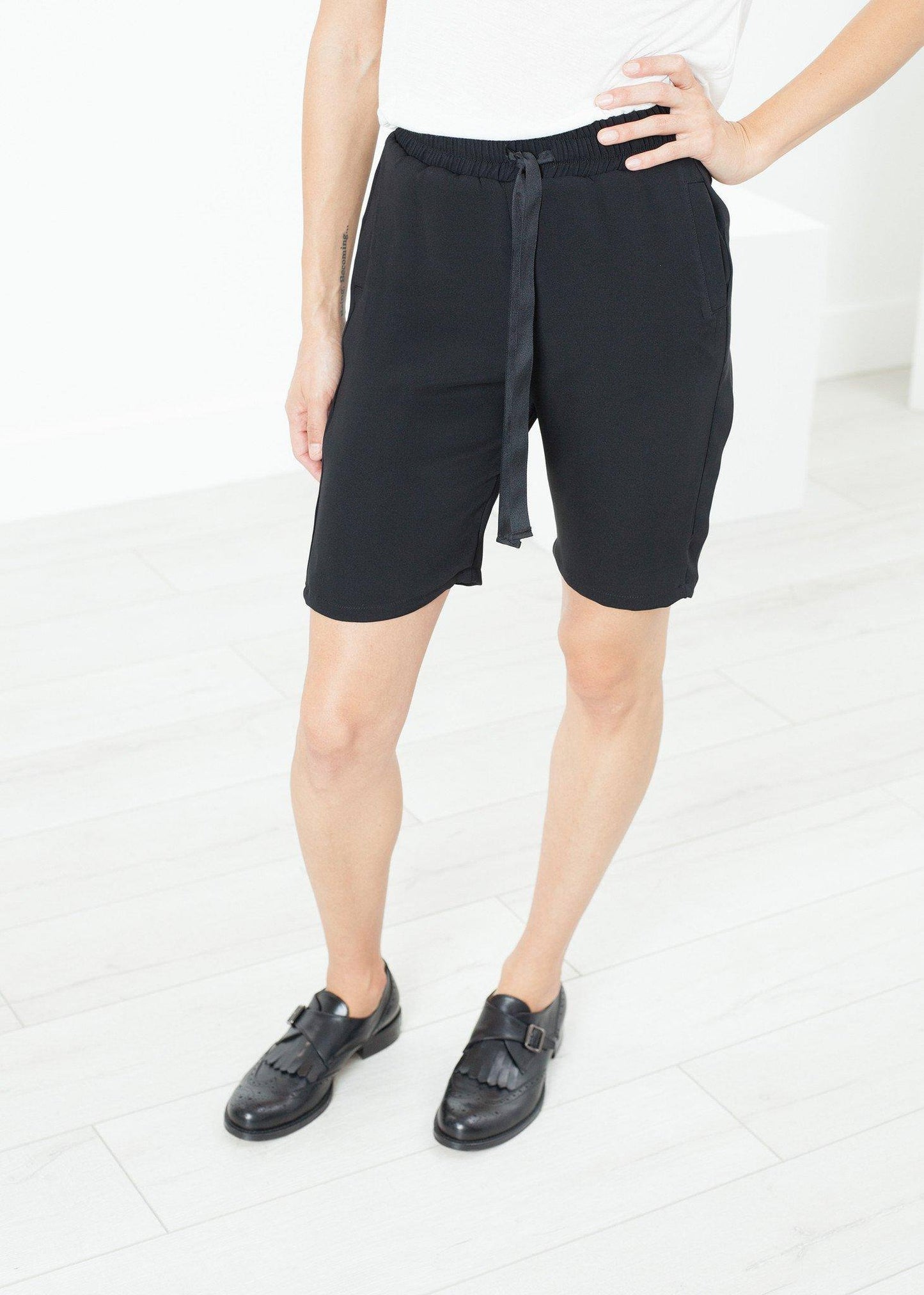 Nuit Shorts in Black - Thang5501