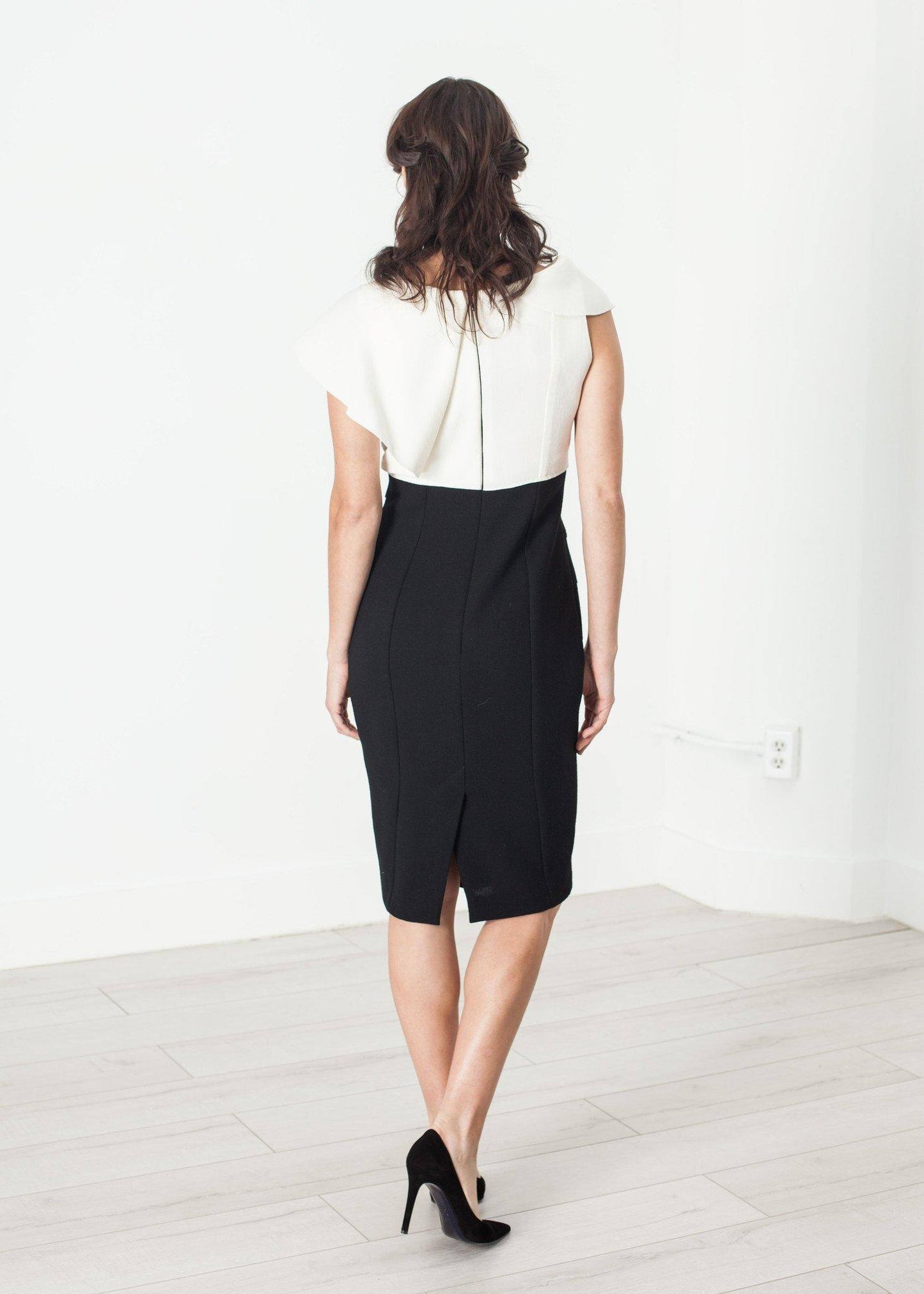 Asymmetric Dress in Cream/Black - Thang5501